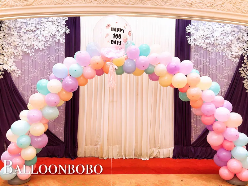 100 Days celebration balloon arch