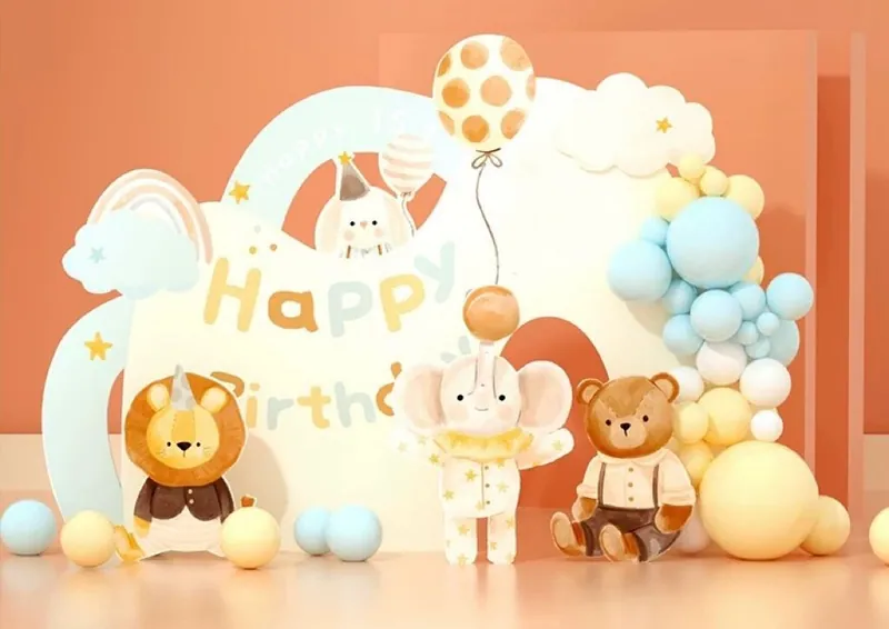 Animal park birthday balloon decoration