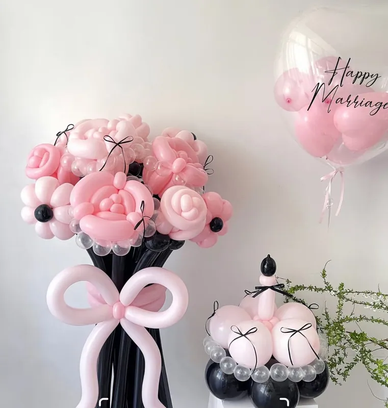 Valentine's Day balloon bouquet