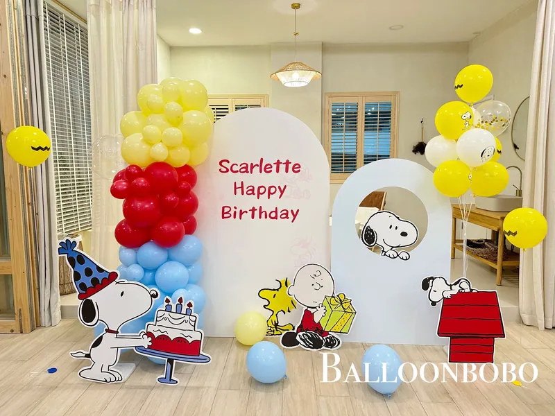 Snoopy balloon decoration