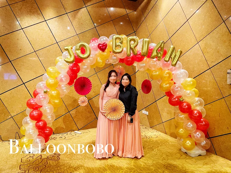 Wedding balloon arch